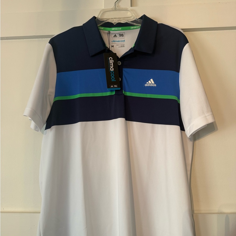Men’s golf polo.